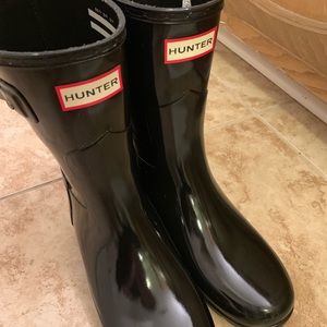 Hunter short refined glossy black rain boots